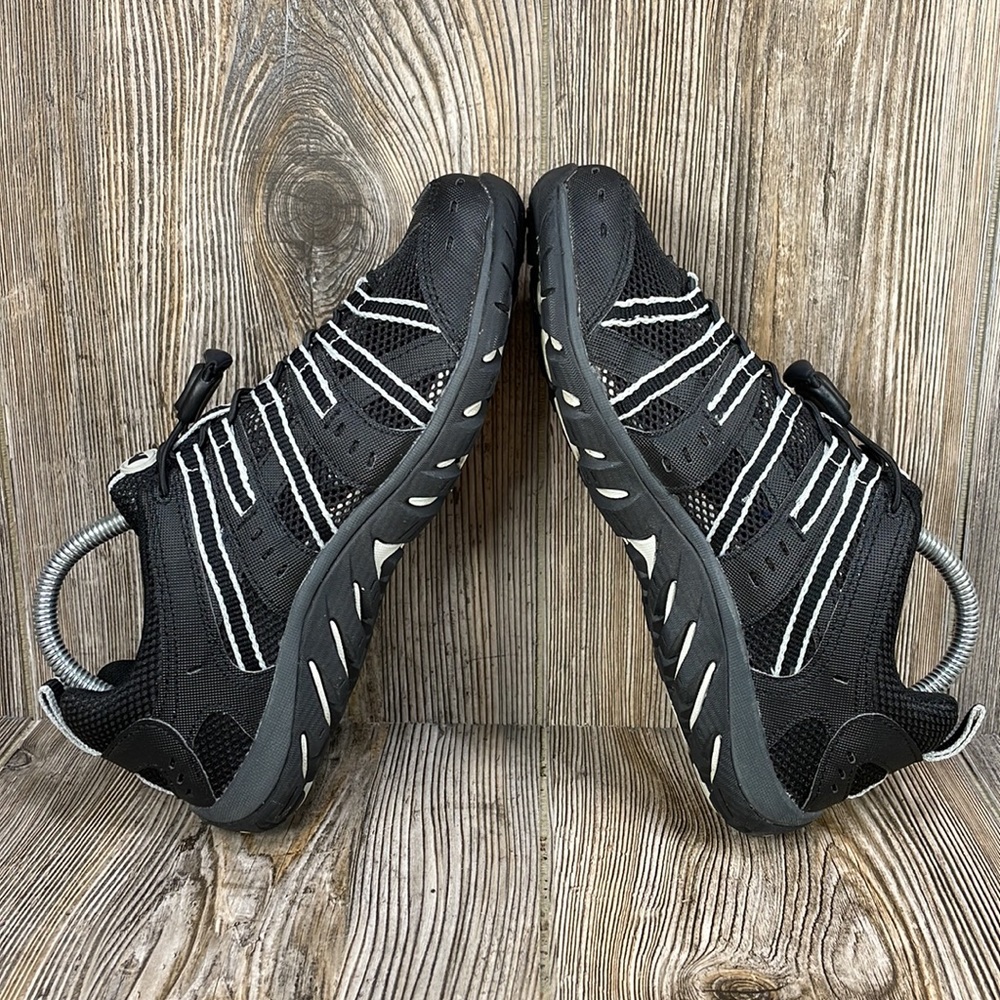 🌹🌹Merrell  Shoes Size 7.5🌹🌹